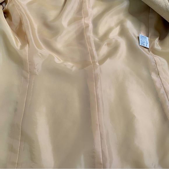 Yellow one-button two -piece LeSuit Pant Suit - Picture 5 of 9